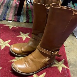 The children’s place size 1 boots